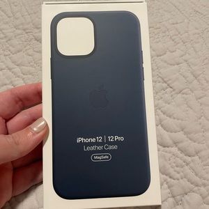Apple Leather MagSafe Case Baltic Blue iPhone 12